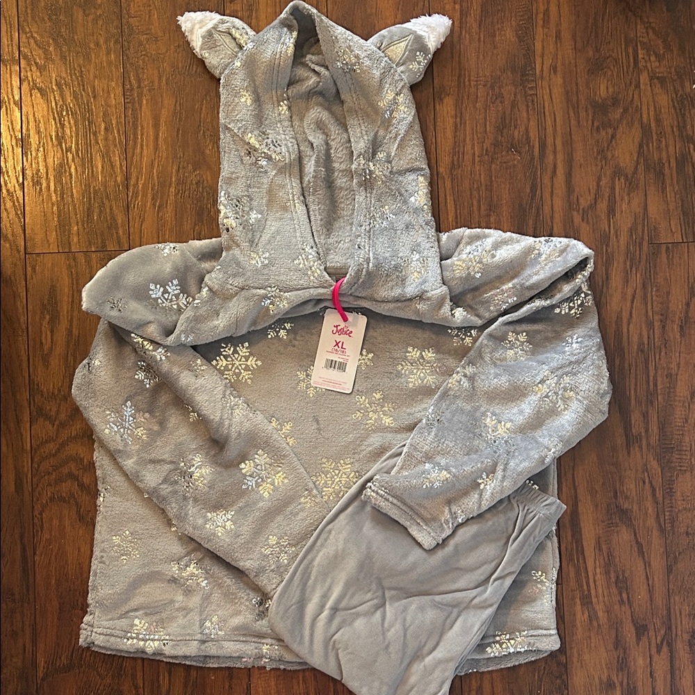 Justice fox Gray Fleece Pajama Set with Snowflake Design NWT